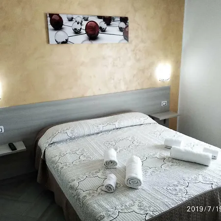 Bed Daniele 3*